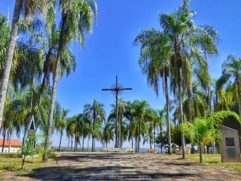 Read more about the article Dores do Indaiá